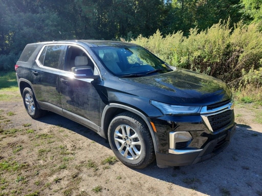 2023 Chevrolet Traverse LS photo 3
