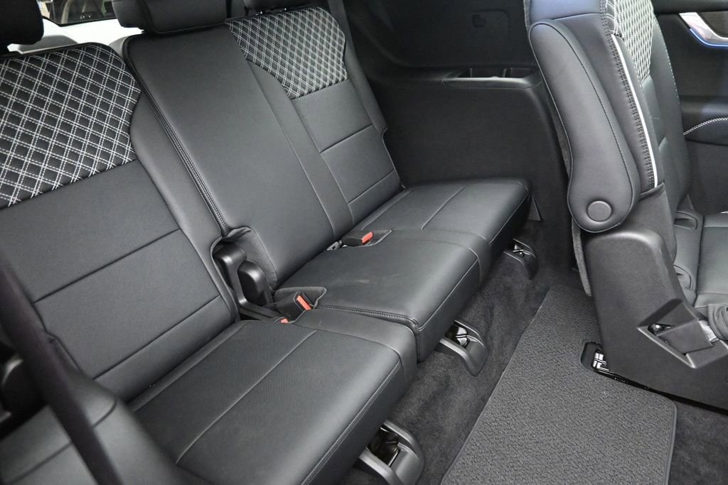 2026 GMC Acadia Denali - Photo 11