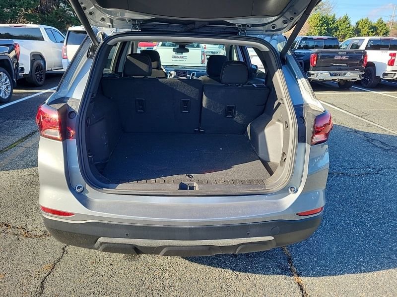 2024 Chevrolet Equinox LT photo 2