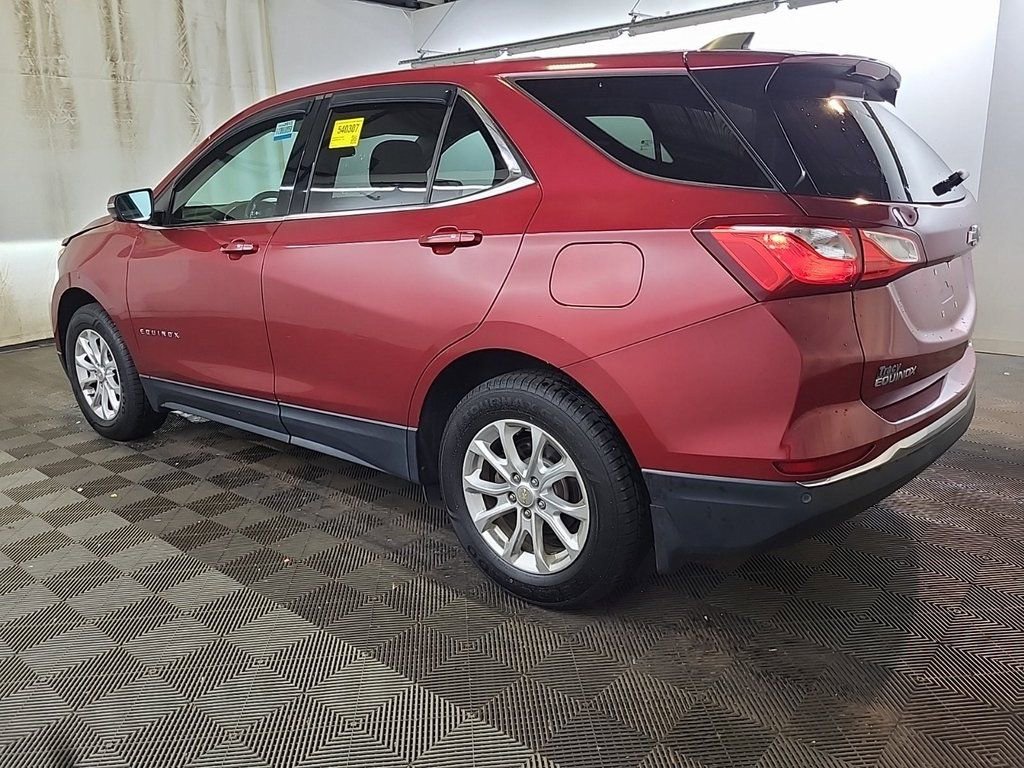 2018 Chevrolet Equinox LT photo 2