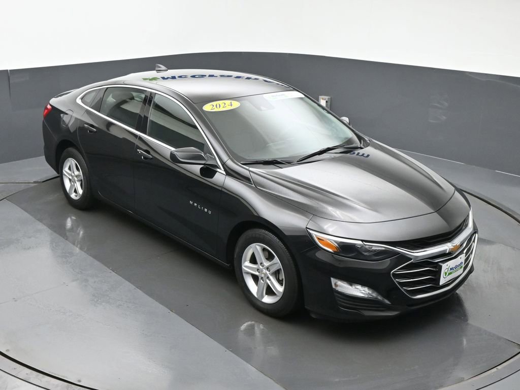 2024 Chevrolet Malibu 1LT photo 2
