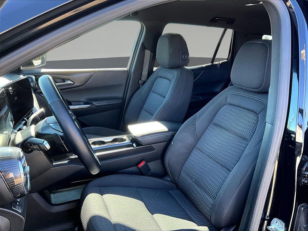 2025 Chevrolet Equinox LT - Photo 23