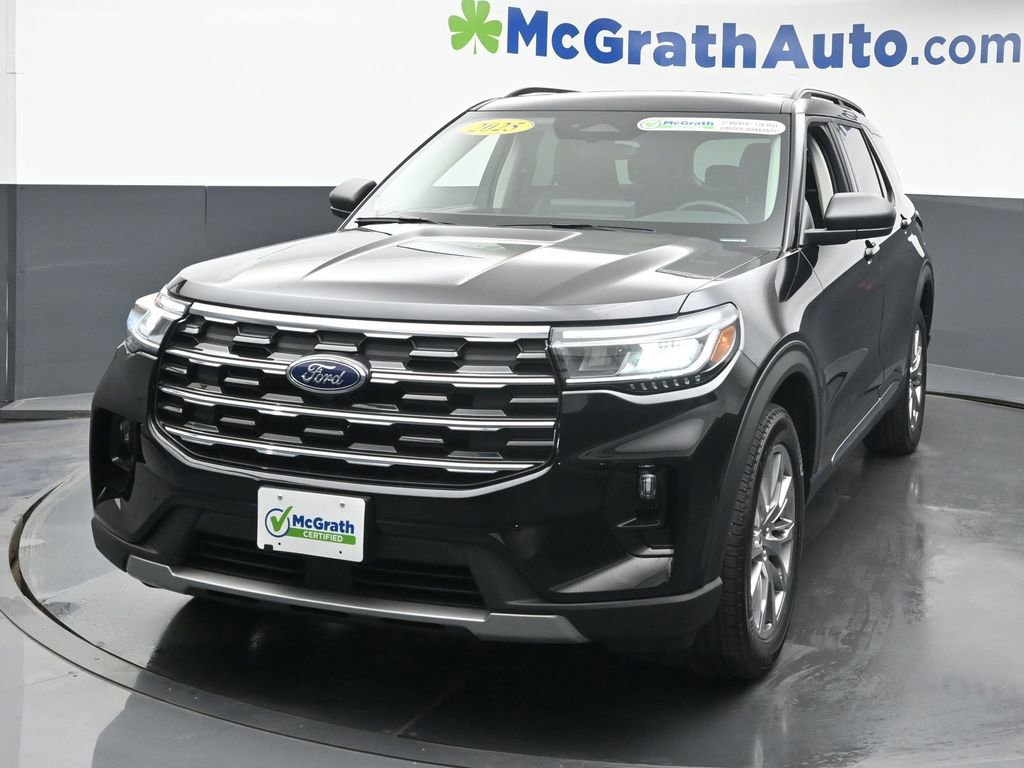2025 Ford Explorer photo 4