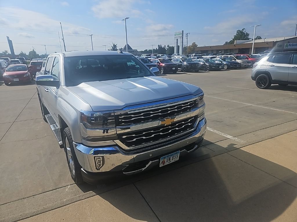 2018 Chevrolet Silverado 1500 LTZ photo 2
