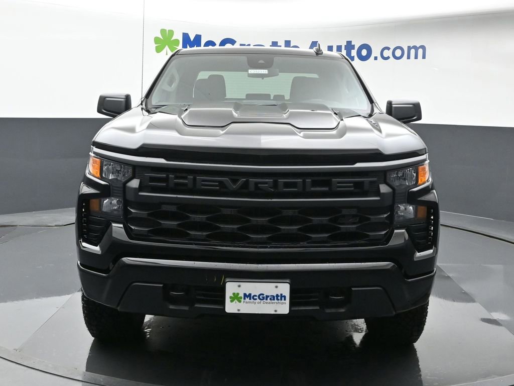 2025 Chevrolet Silverado 1500 Custom Trail Boss photo 3