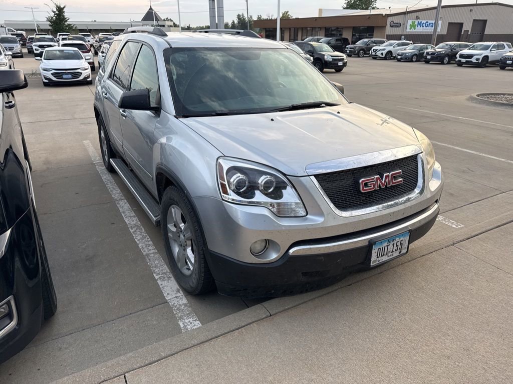2011 Gmc Acadia SLE photo 3