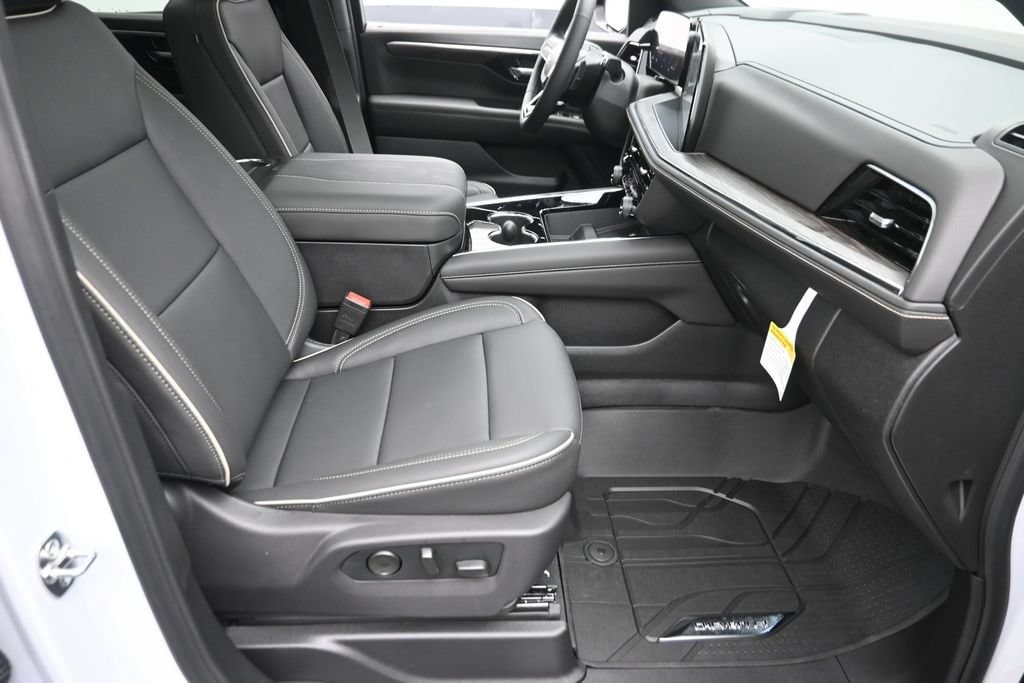 2026 Chevrolet Suburban Premier - Photo 9