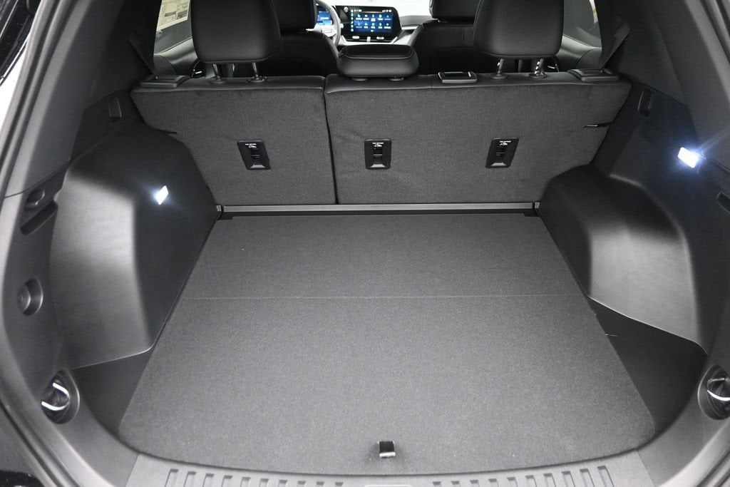 2027 Chevrolet Equinox LT - Photo 11