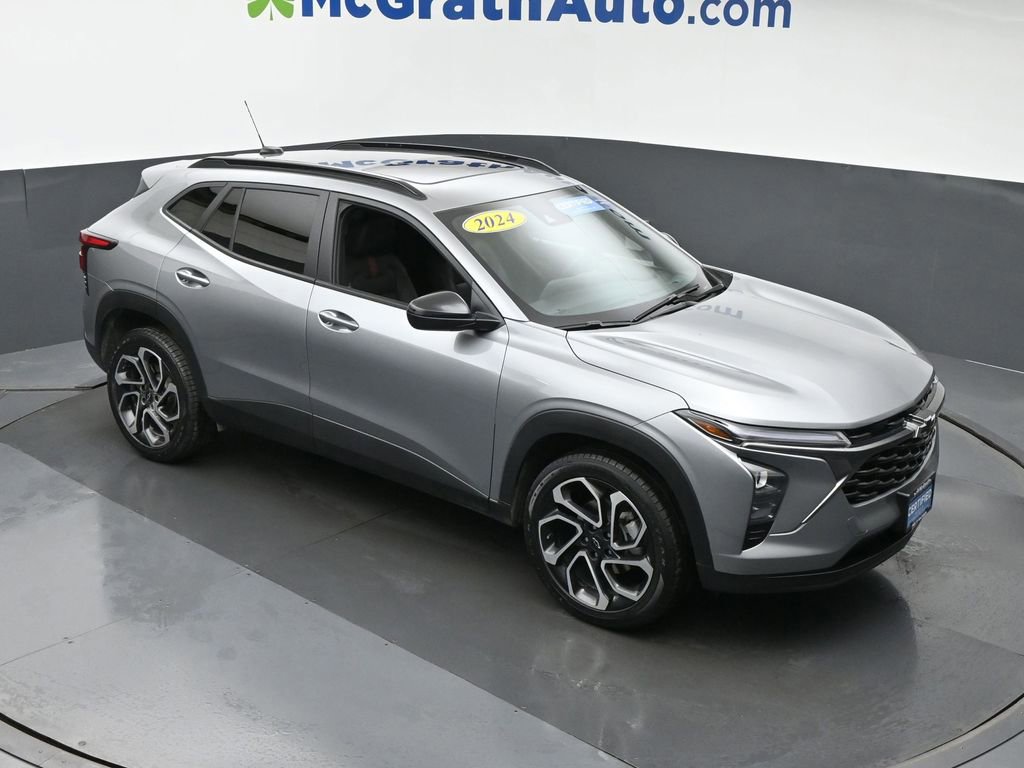 2024 Chevrolet Trax photo 2