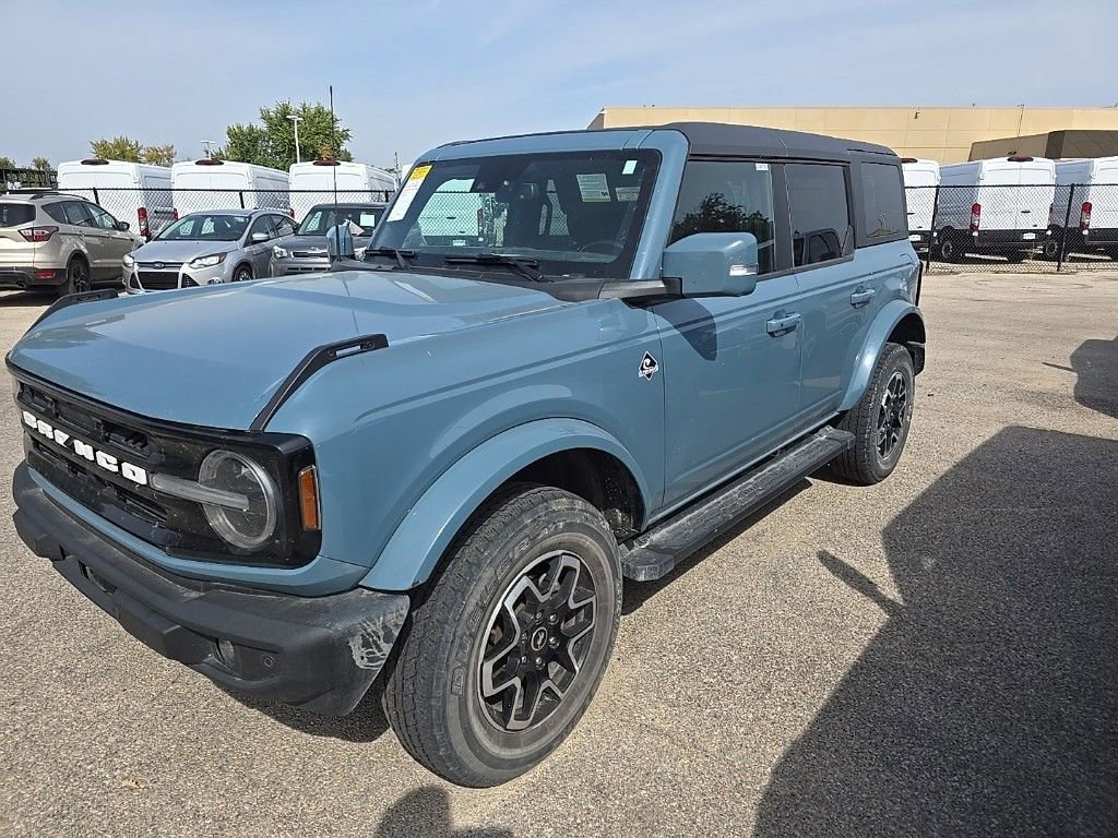 2022 Ford Bronco Outer Banks photo 3