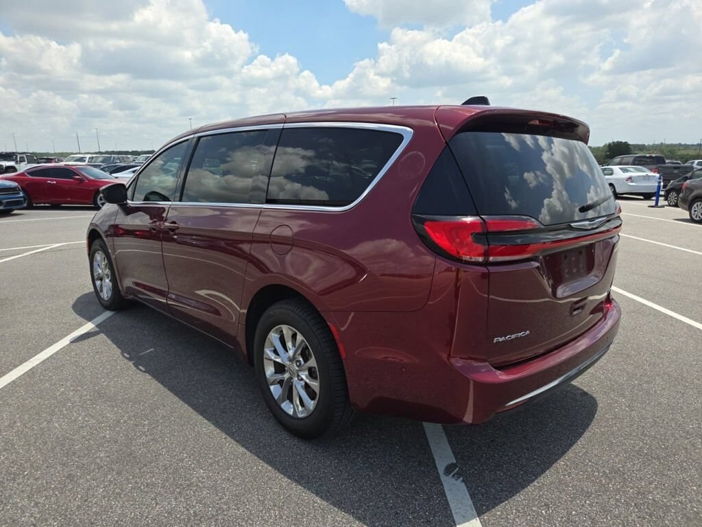 Used 2023 Chrysler Pacifica Touring L Van Passenger Van