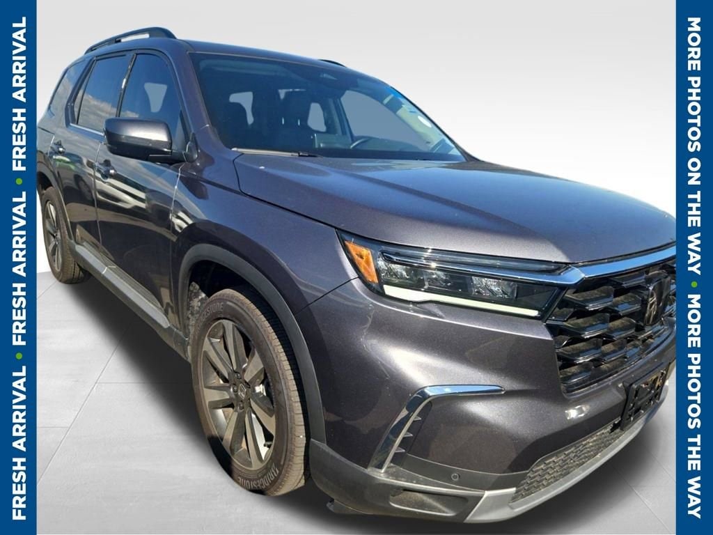 2025 Honda Pilot Touring AWD's photo