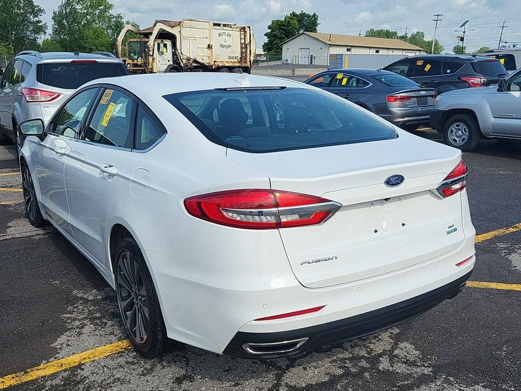 Used 2020 Ford Fusion SE with VIN 3FA6P0T96LR123604 for sale in Cedar Rapids, IA