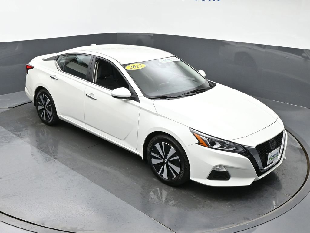 2022 Nissan Altima 2.5 SV photo 2