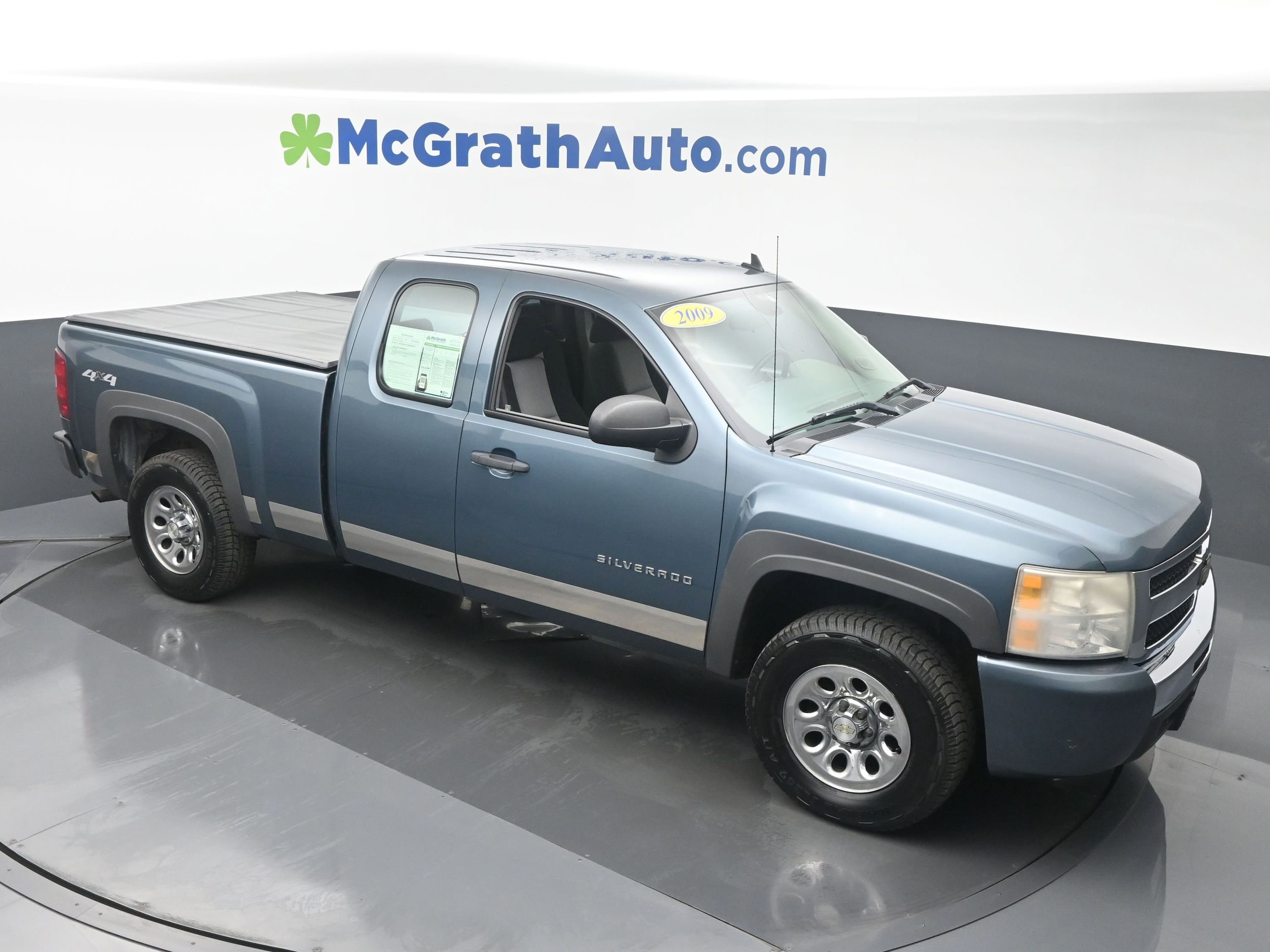 Used 2009 Chevrolet Silverado 1500 Work Truck with VIN 1GCEK19039Z295404 for sale in Cedar Rapids, IA