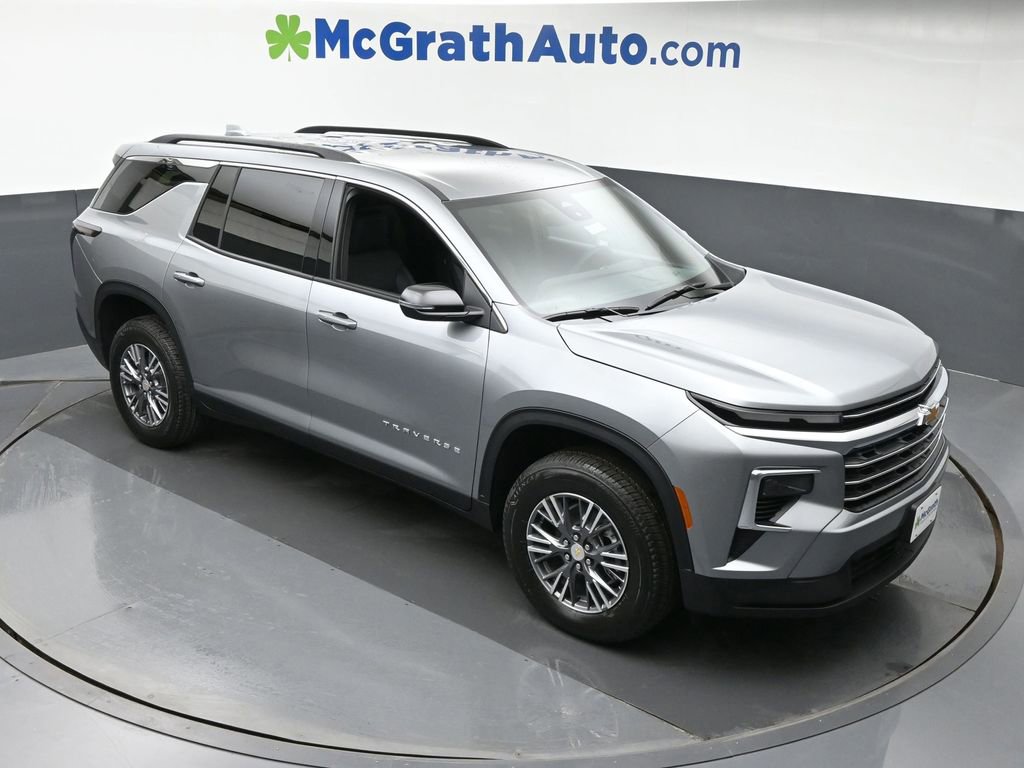 2026 Chevrolet Traverse photo 2