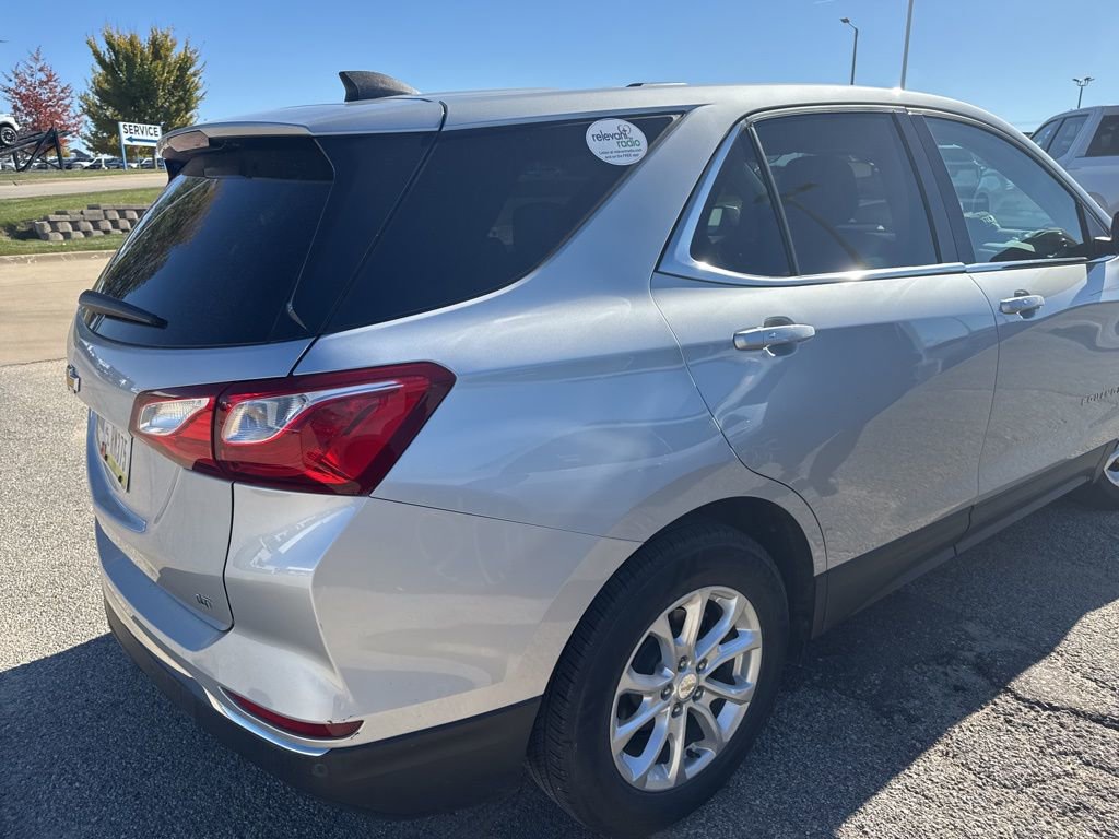 2018 Chevrolet Equinox LT photo 3