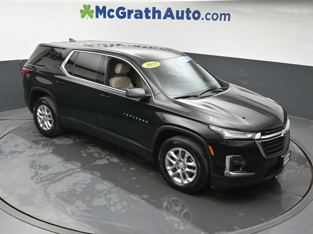 Used 2023 Chevrolet Traverse LS SUV