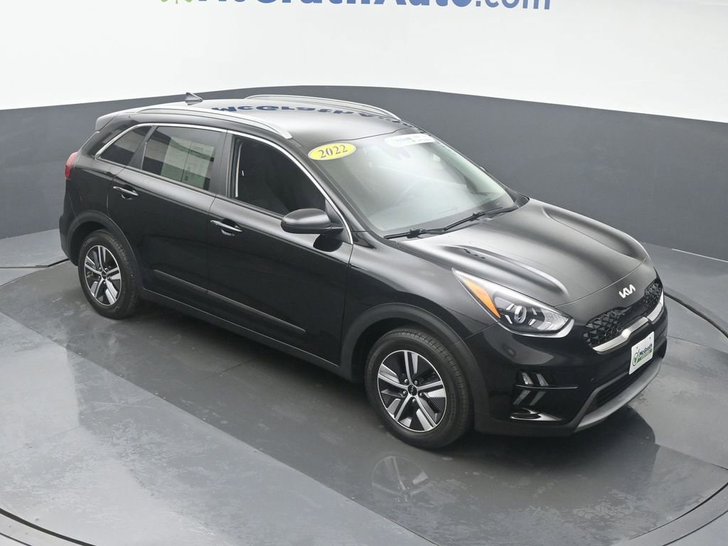 Used 2022 Kia Niro LXS with VIN KNDCM3LD5N5502742 for sale in Cedar Rapids, IA