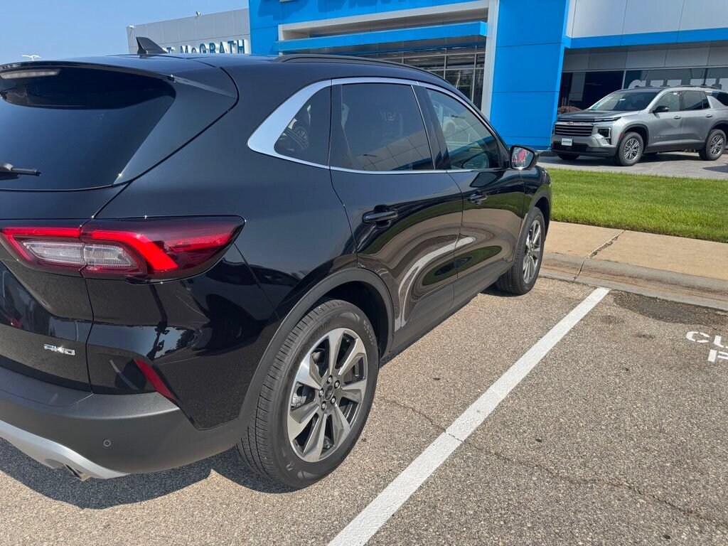 Used 2025 Ford Escape Platinum SUV