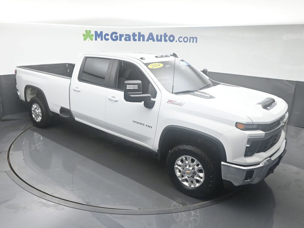 2024 Chevrolet Silverado 3500HD LT photo 2