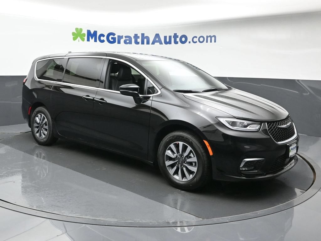 Used 2025 Chrysler Pacifica Hybrid Select Van Passenger Van