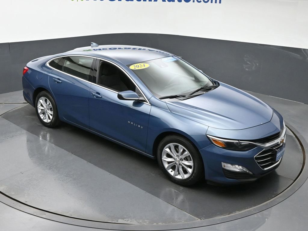 2024 Chevrolet Malibu 1LT photo 2