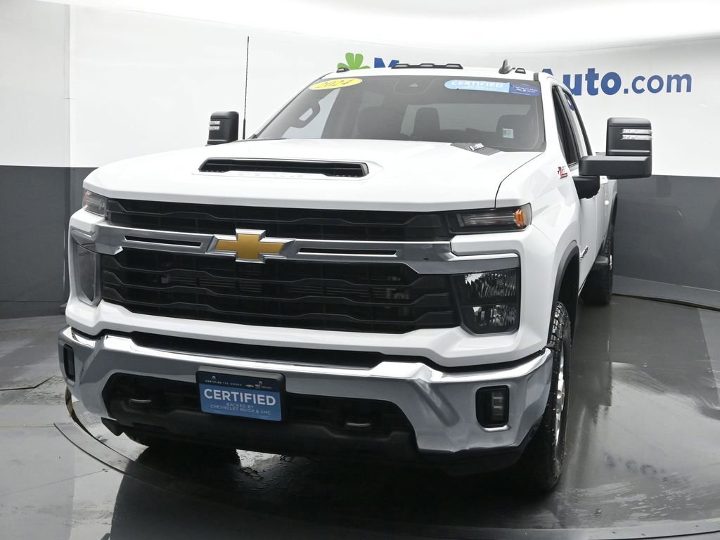 2024 Chevrolet Silverado 3500HD LT photo 4