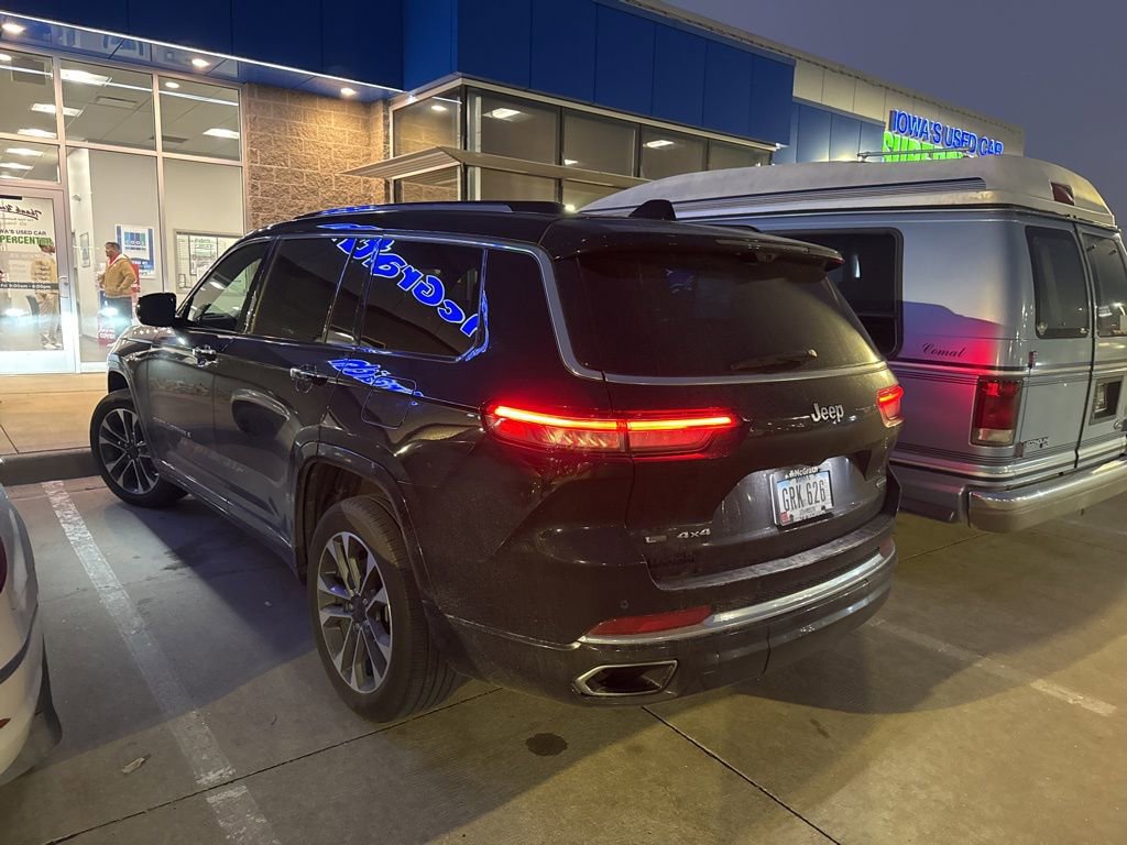 2021 Jeep Grand Cherokee Overland photo 2