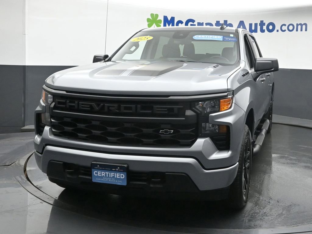 2025 Chevrolet Silverado 1500 Custom photo 3