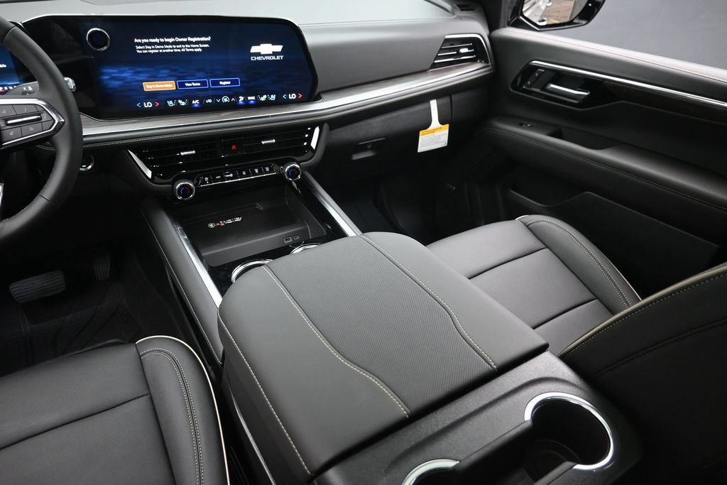 2026 Chevrolet Suburban Premier - Photo 19