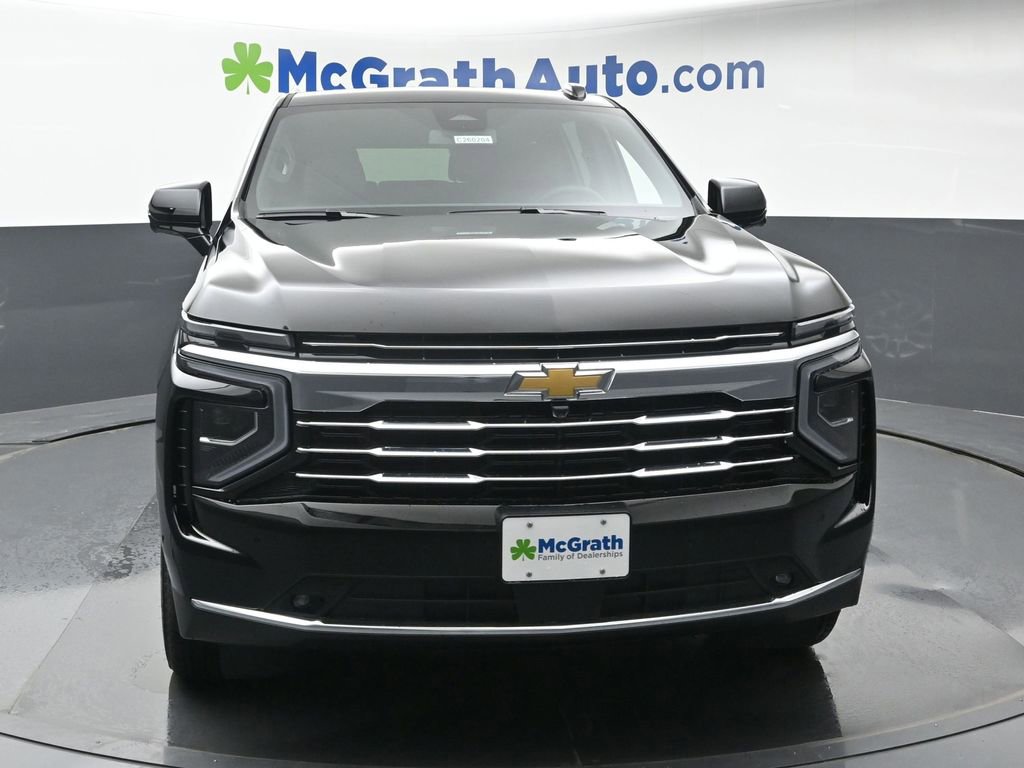 2026 Chevrolet Suburban LT photo 2