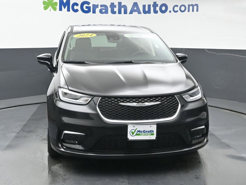 Used 2024 Chrysler Pacifica Touring L Van Passenger Van