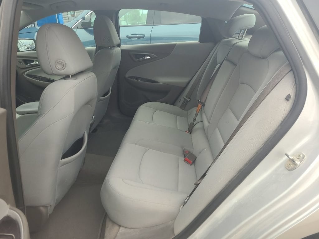 Used 2020 Chevrolet Malibu 1LT with VIN 1G1ZD5STXLF114159 for sale in Cedar Rapids, IA