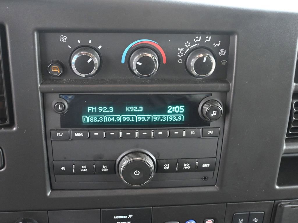 2025 Chevrolet Express Passenger LT - Photo 22