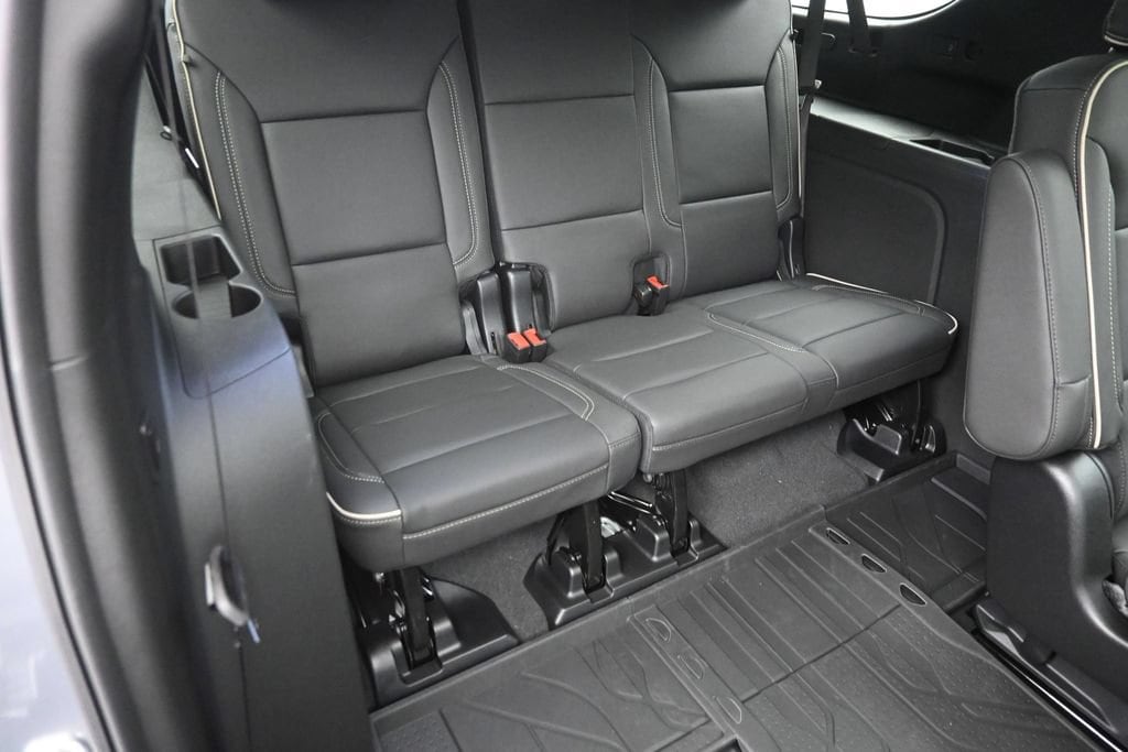 2026 Chevrolet Suburban Premier - Photo 12