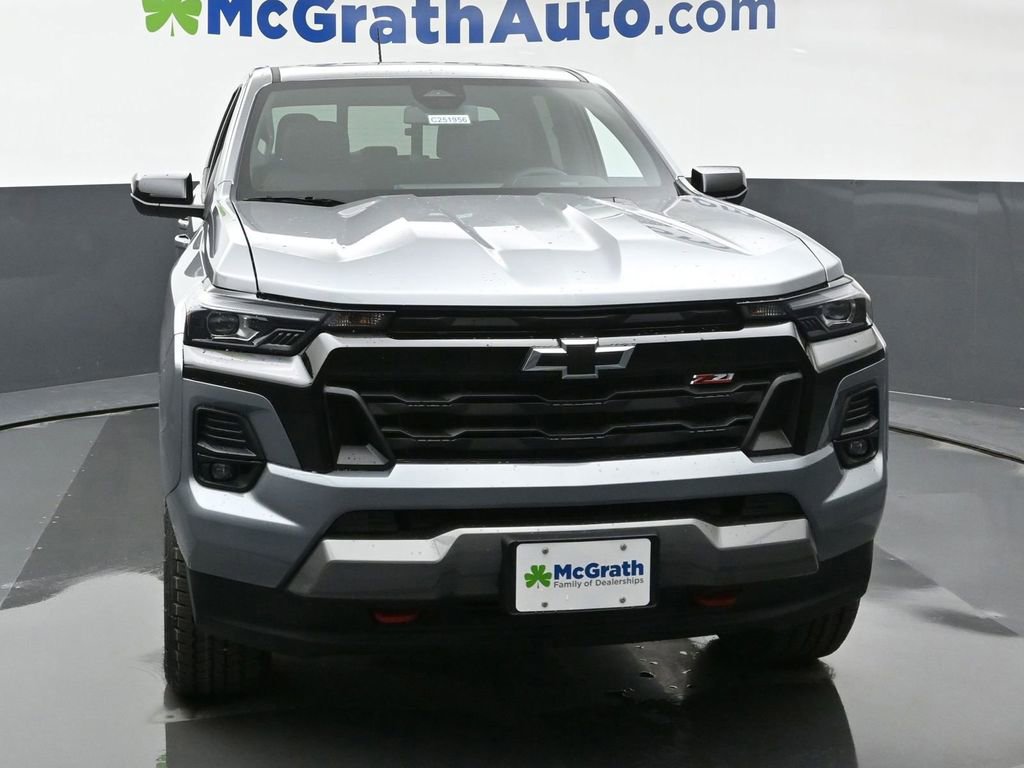 2025 Chevrolet Colorado Z71 photo 3