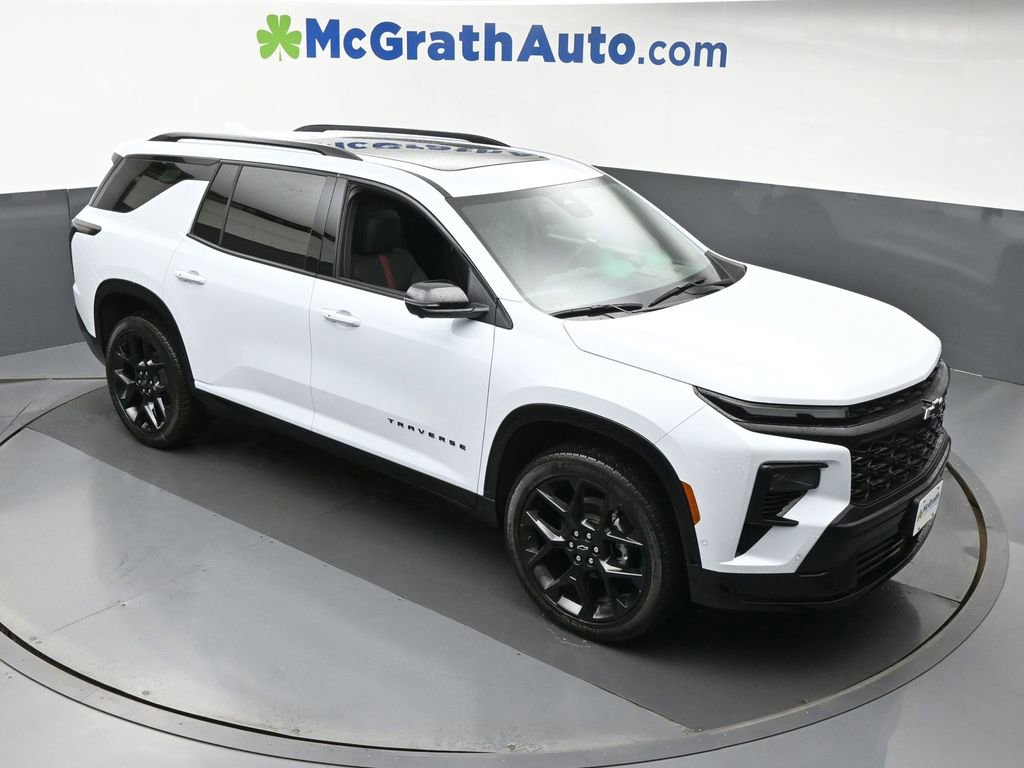 2026 Chevrolet Traverse RS photo 2