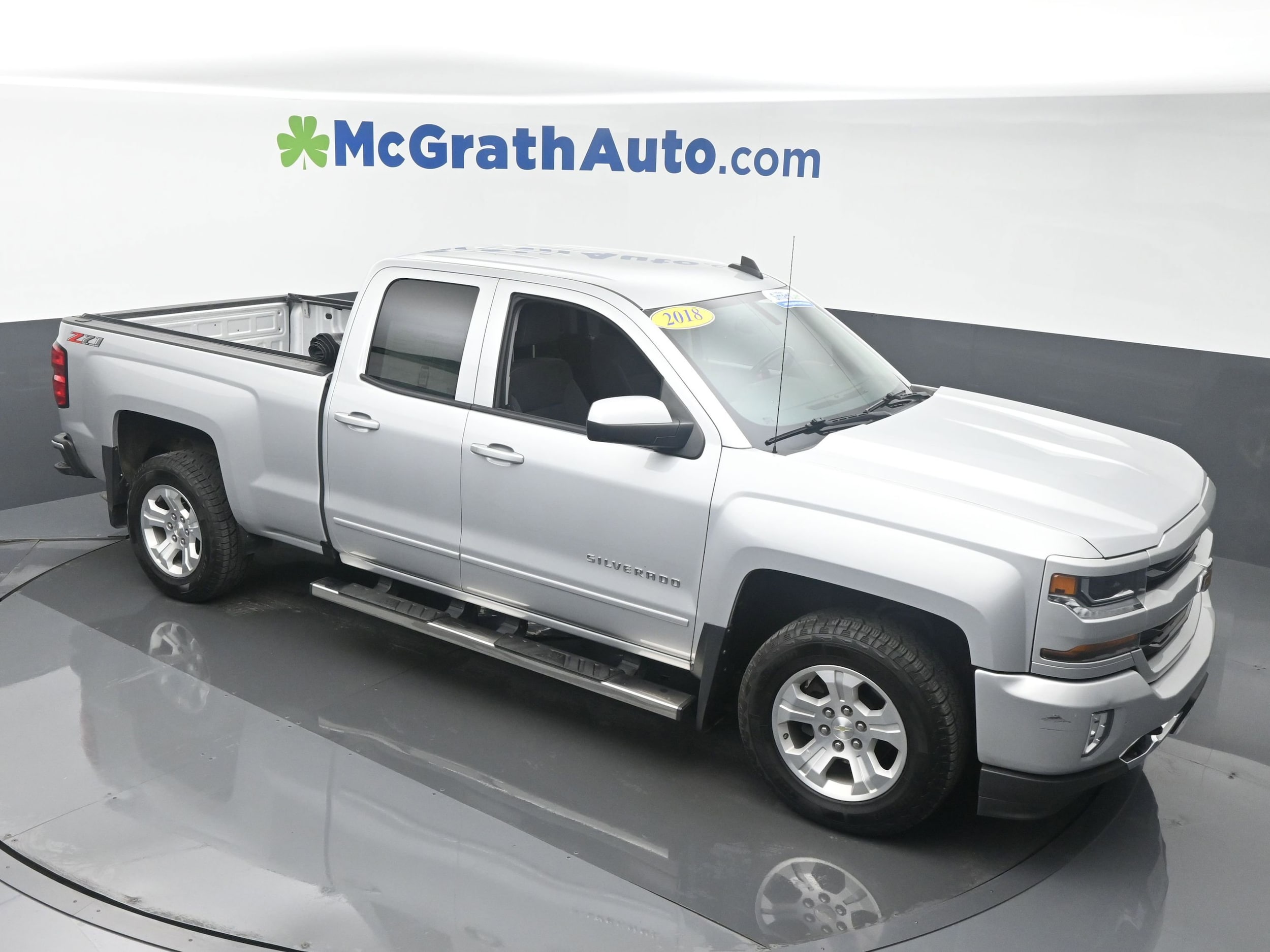 Used 2018 Chevrolet Silverado 1500 LT with VIN 1GCVKREC5JZ238320 for sale in Cedar Rapids, IA