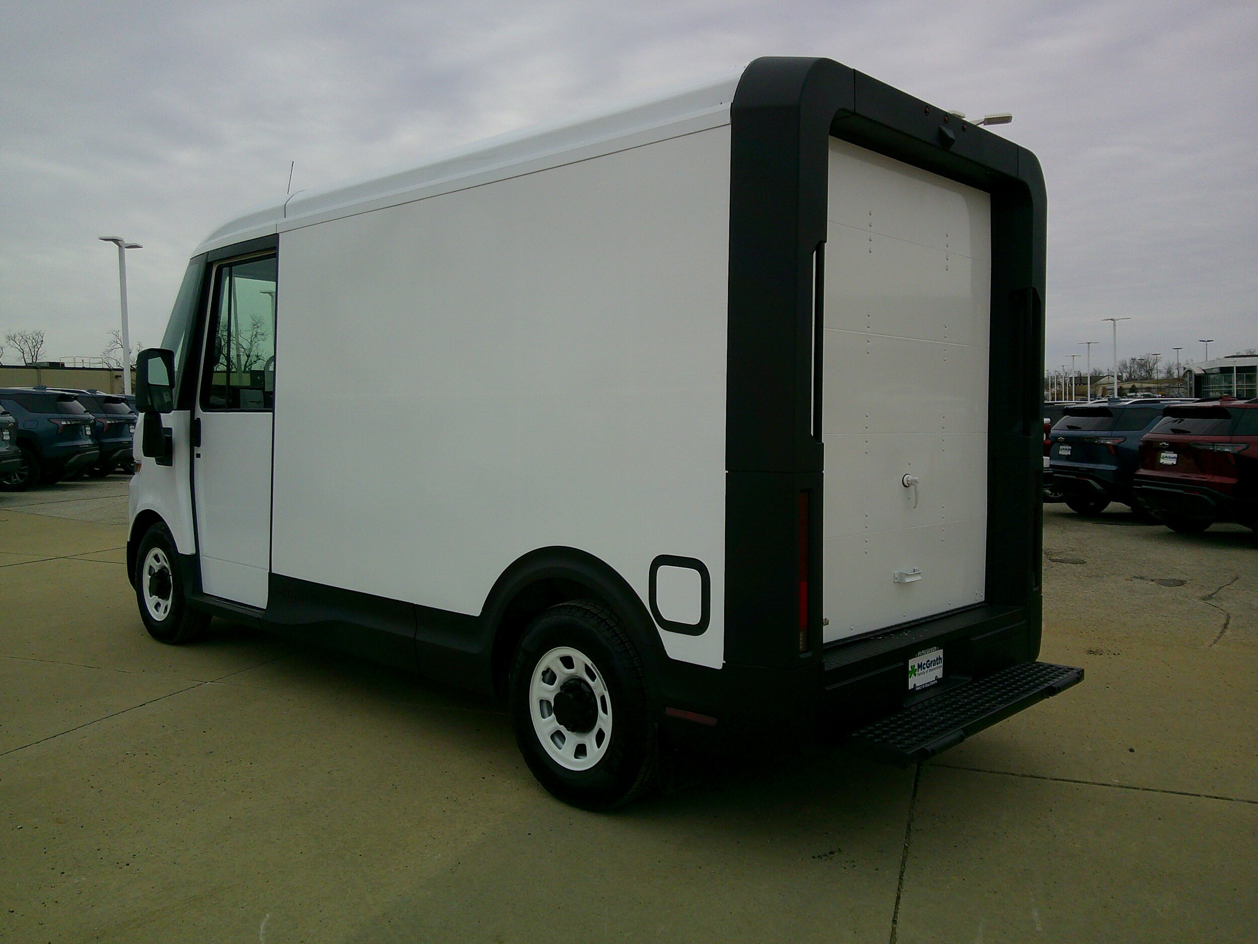2025 Chevrolet BrightDrop 400 photo 2