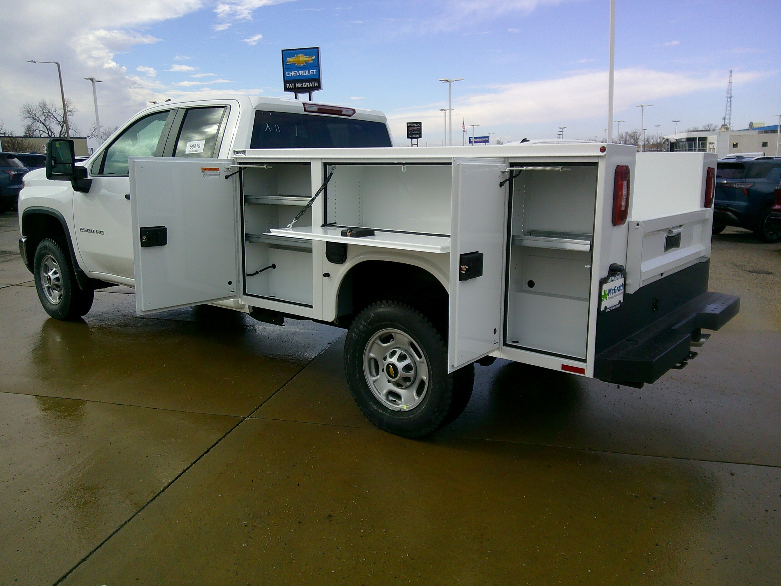 2025 Chevrolet Silverado 2500HD photo 3