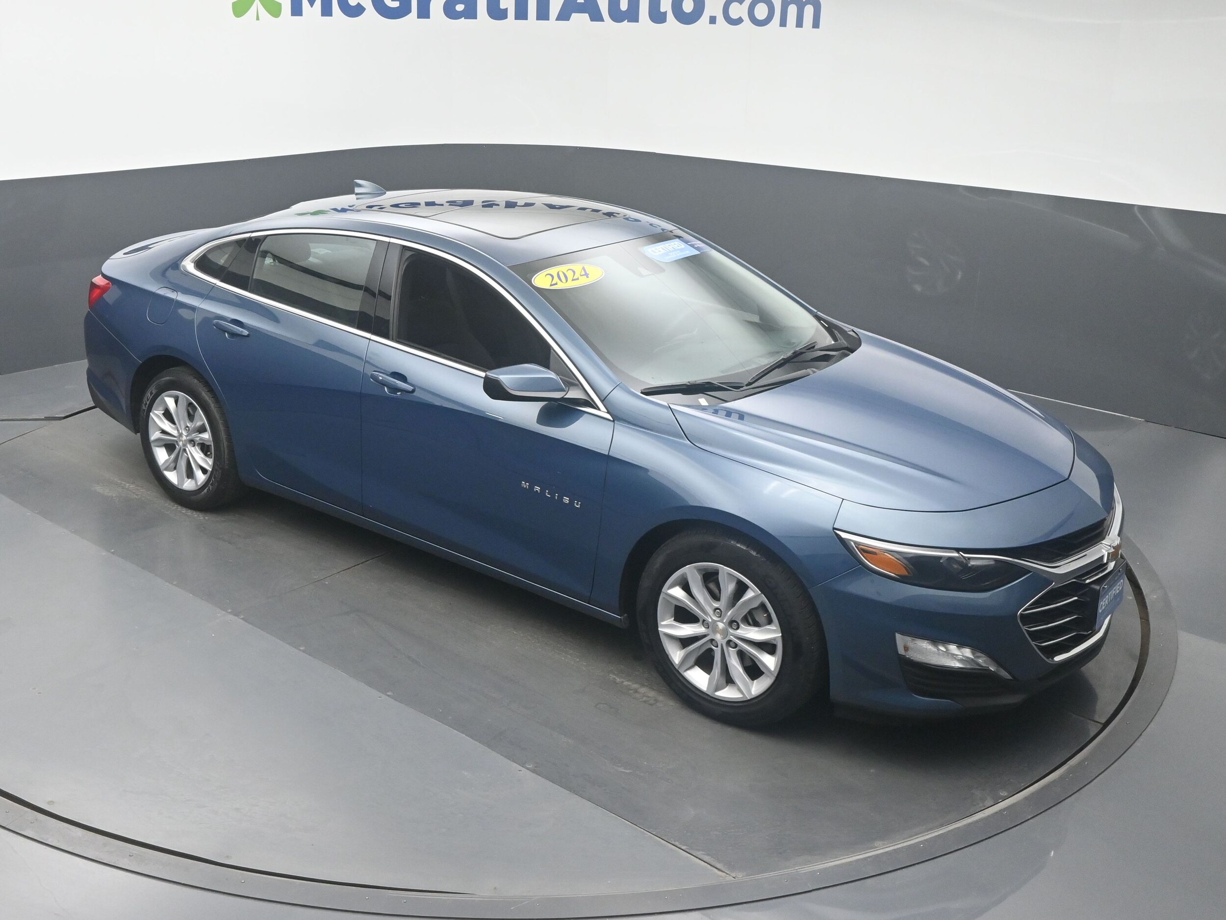 2024 Chevrolet Malibu 1LT photo 2