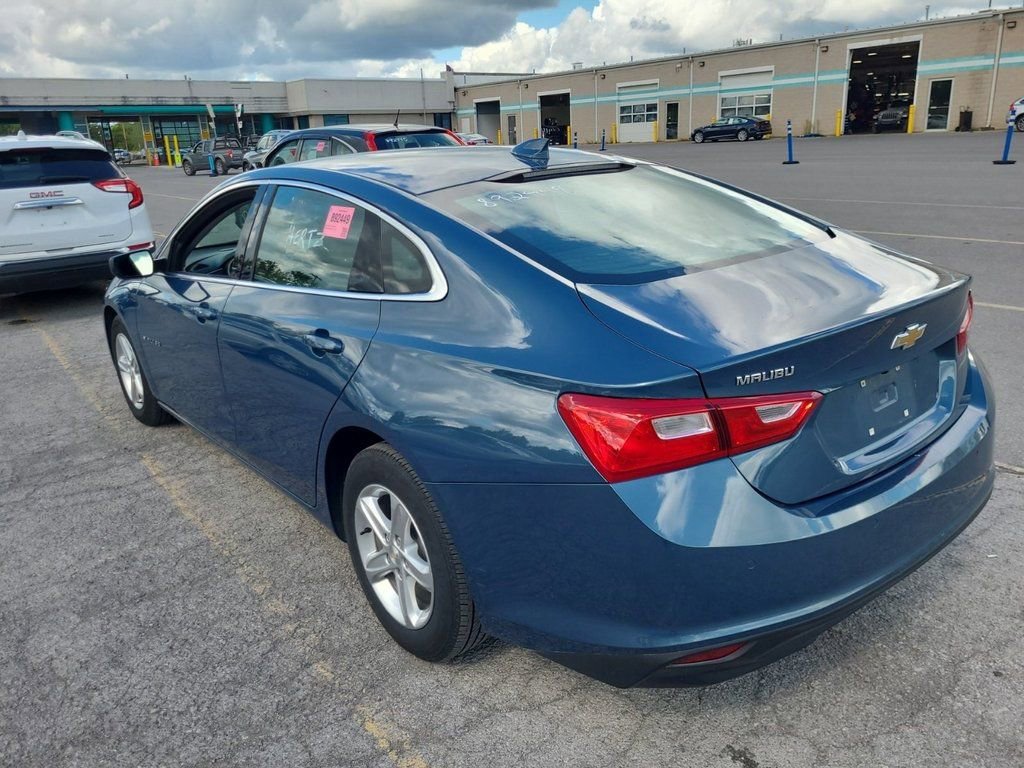 2024 Chevrolet Malibu 1LT photo 4