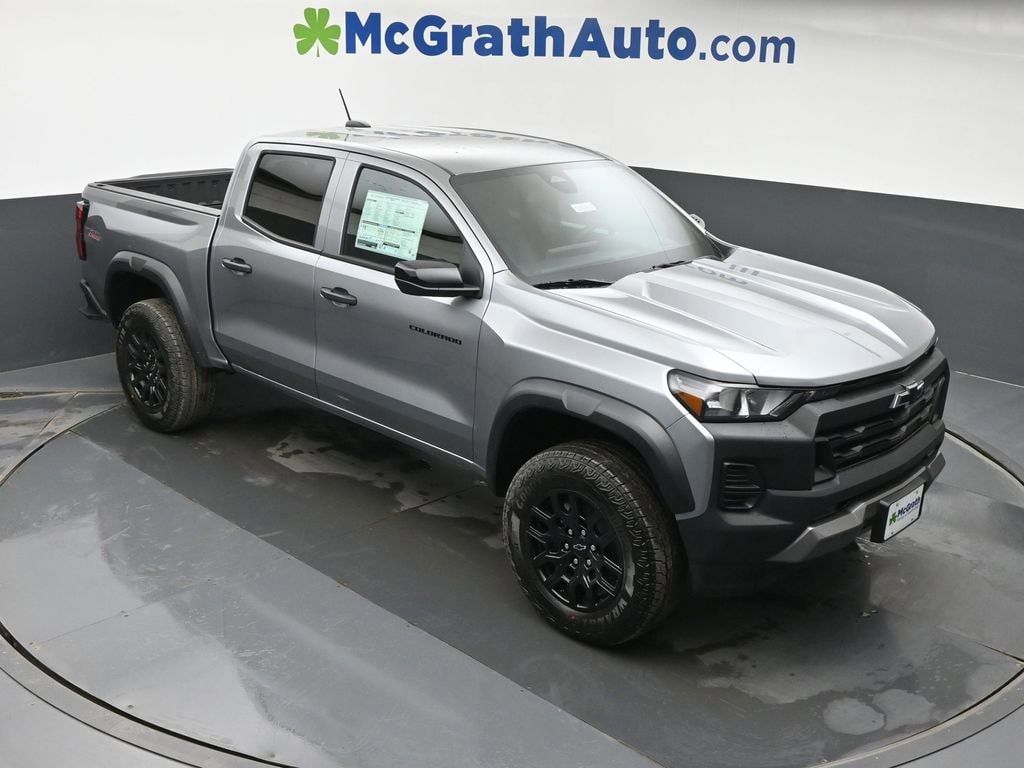 2026 Chevrolet Colorado Trail Boss - Photo 3