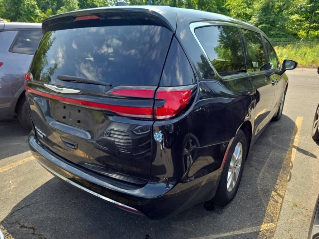 Used 2023 Chrysler Pacifica Touring L Van Passenger Van
