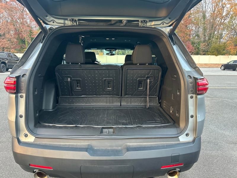 2023 Chevrolet Traverse Cloth photo 2