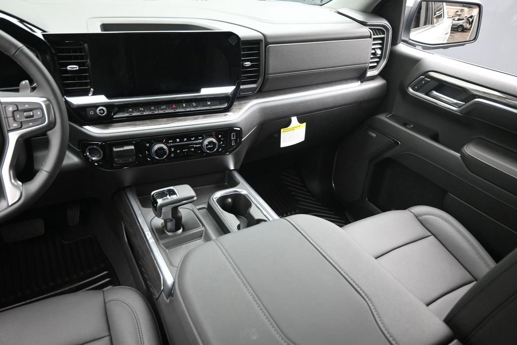 2026 Chevrolet Silverado 1500 LTZ - Photo 15