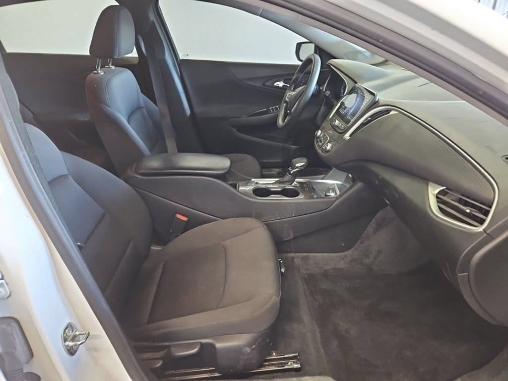 Used 2022 Chevrolet Malibu 1FL with VIN 1G1ZC5ST1NF144124 for sale in Cedar Rapids, IA