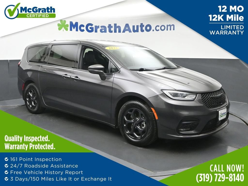 2022 Chrysler Pacifica Hybrid Touring L Hybrid's photo