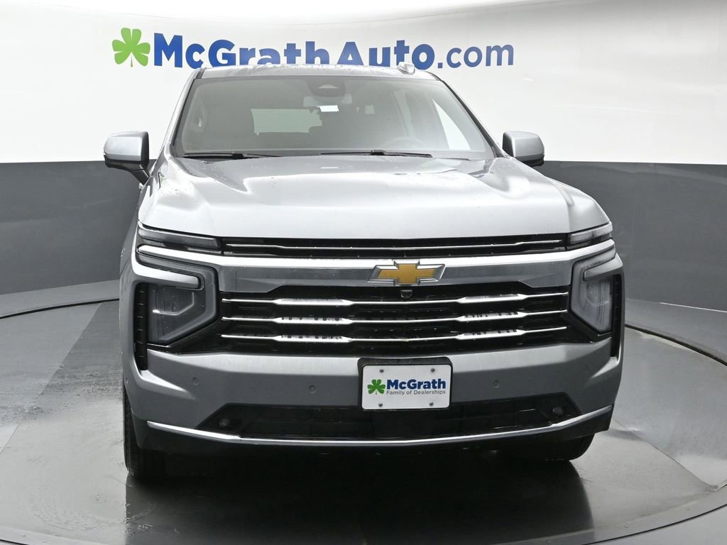 2026 Chevrolet Suburban LT photo 2